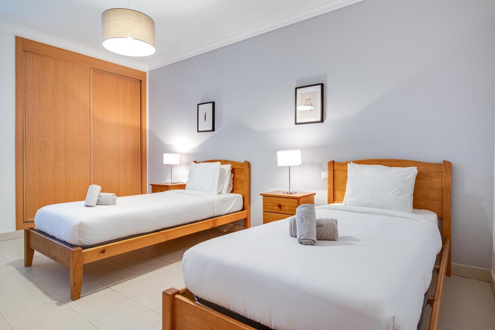 Lovely 2Bd Apart 500M Beach Ac Wi-Fi Pool Balcony アルブフェイラ エクステリア 写真